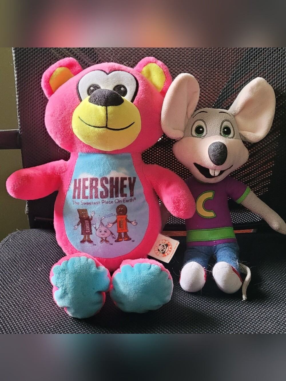 Hershey Park & Chuck-e-Cheese Plush Duo Set